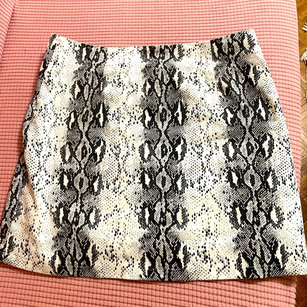 🐍 Snake Skirt Mini